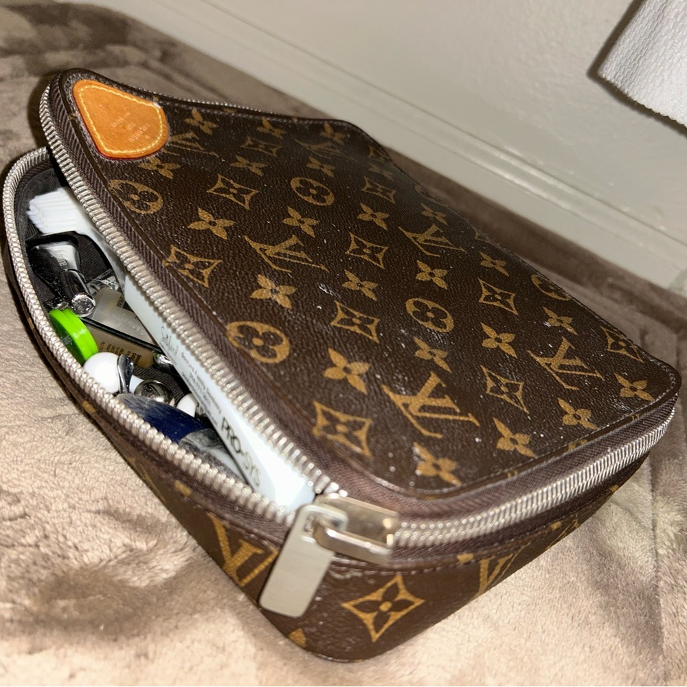 Louis Vuitton Brown Monogram Men's Bag - Picture 4 of 6